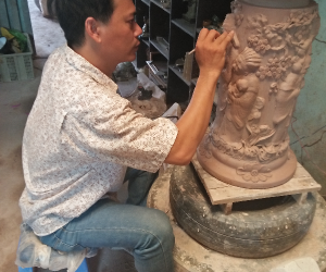 Người Họa Sĩ Nặng Tình Với Gốm Biên Hòa Xưa