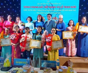 Người phụ nữ khởi nghiệp với sản phẩm chế biến từ mật ong